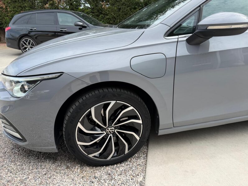 VOLKSWAGEN GOLF eHYBRID