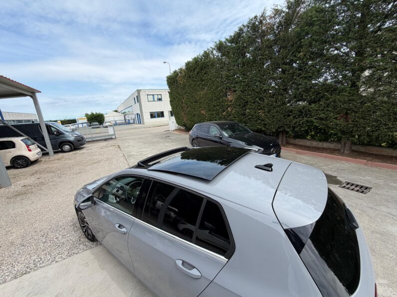 VOLKSWAGEN GOLF eHYBRID
