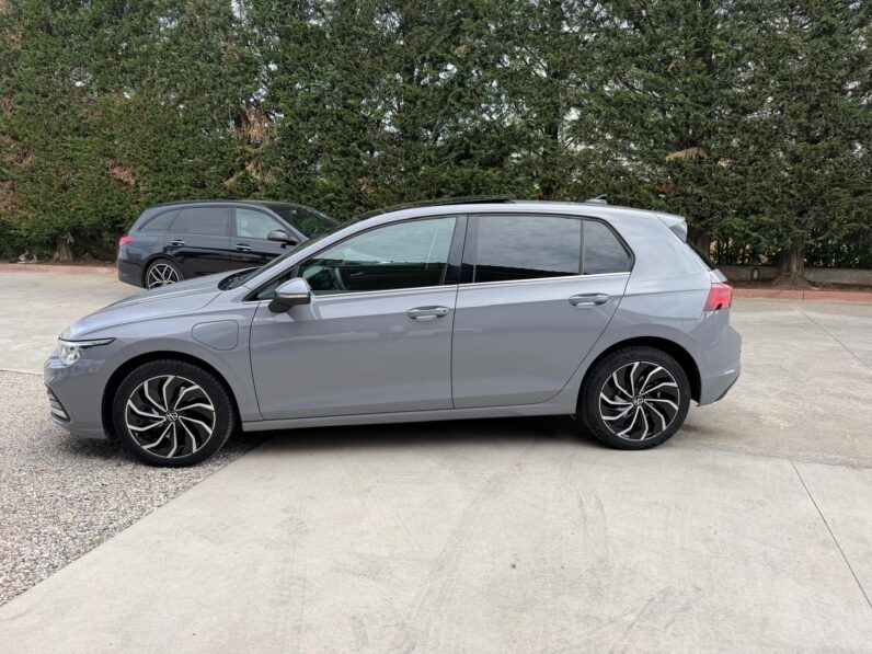 VOLKSWAGEN GOLF eHYBRID