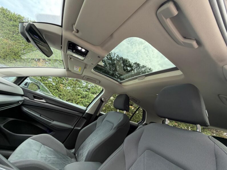 VOLKSWAGEN GOLF eHYBRID