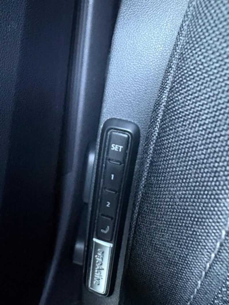 VOLKSWAGEN GOLF eHYBRID